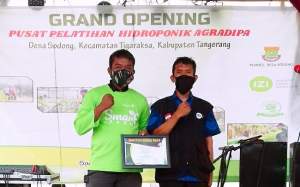 Petani Muda Sepatan Timur Raih Penghargaan dari Smart Farm Academy IZI