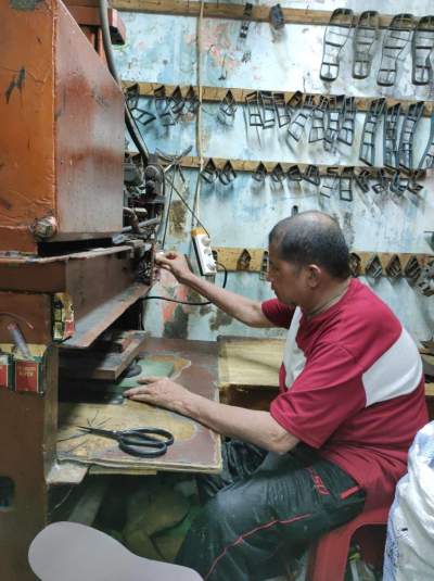 Masuk Ramadhan Pengerajin Sandal Optimis