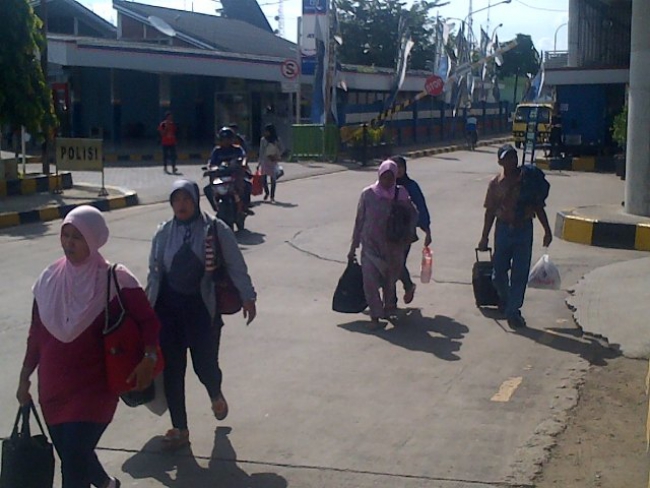 Calo Terminal Merak Dikeluhkan Penumpang