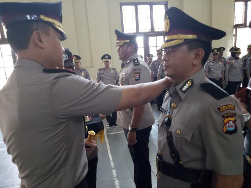 Kapolres Serang Pimpin Sertijab Polsek Keragilan