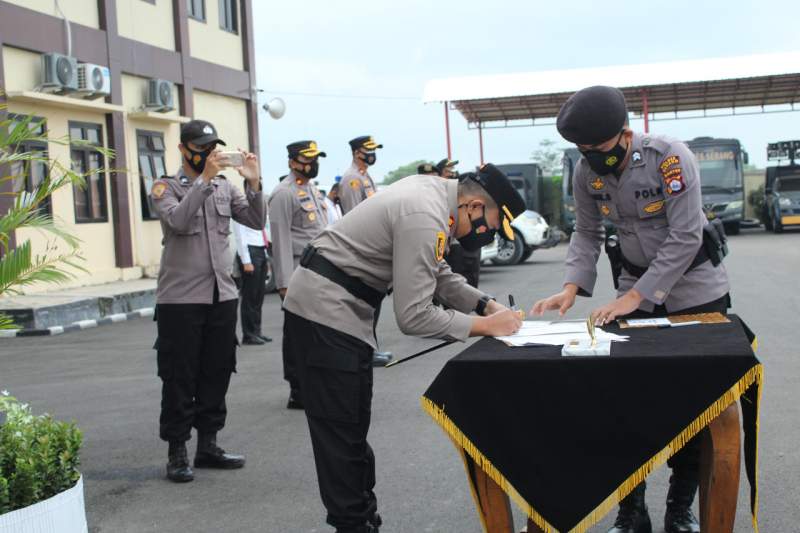 Kapolres Serang Pimpin Sertijab, Kabagops Dan Dua Kapolsek di Mutasi