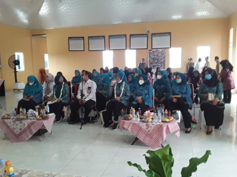 Penilai Lomba Asuh Anak Tingkat Provinsi Banten Sambangi PKK Cikuya