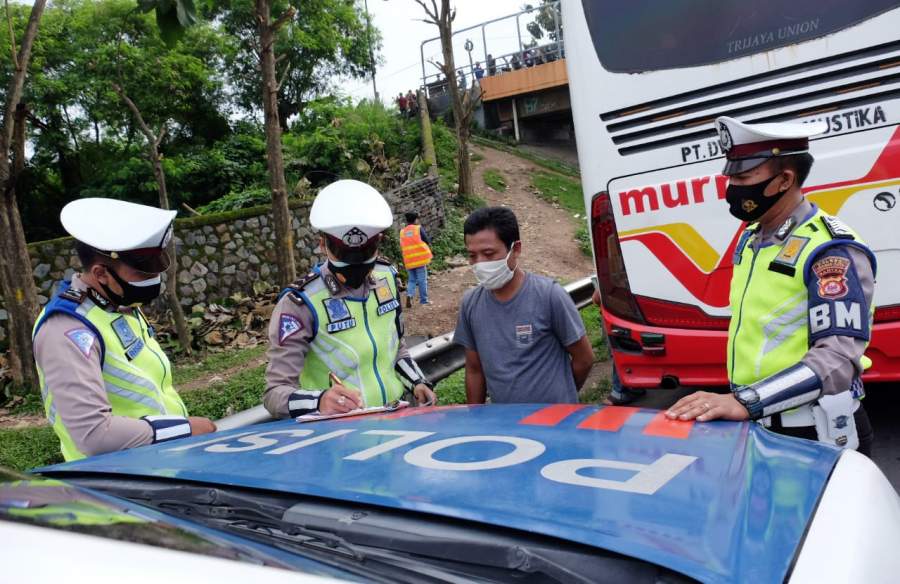Program Gerakan Jalan Tol Bebas Hambatan, ASTRA Tol dan TNI Polri Tertibkan Pelanggaran di Jalan Tol