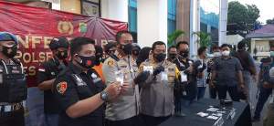 Kapolres Tangsel AKBP Iman Imanudin saat gelar perkara kasus pengedar sabu.