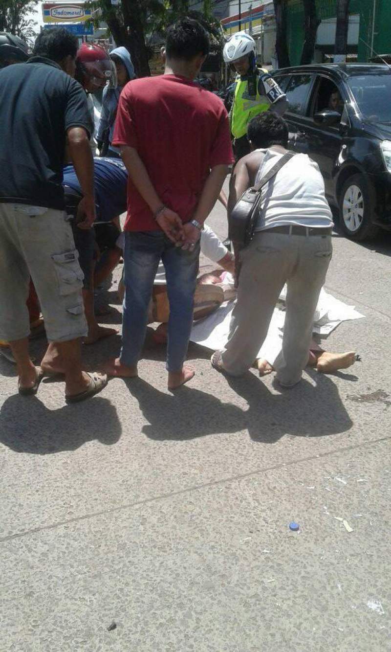 Korban keceakaan lalu lintas di depan Kampus Untirta Serang.