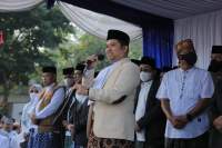 Rangkaian Festival Al-Azhom, Arief Lepas Peserta Jalan Sehat Sarungan