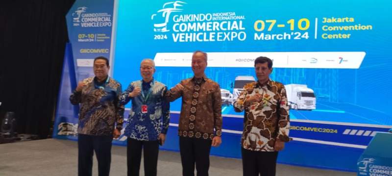 Pameran Gaikindo Indonesia International Commercial Vehicle (GIICOMVEC) 2024 di JCC, Senayan, Jakarta, Jumat (8/3/2024).