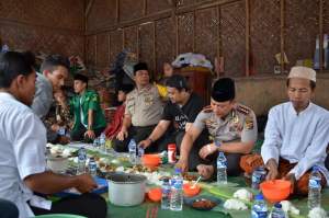 Terbakar Dilalap Sijago Merah, Kapolresta Tangerang Sambangi Ponpes Riyadul Ibtida