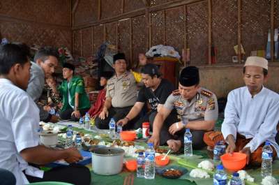 Terbakar Dilalap Sijago Merah, Kapolresta Tangerang Sambangi Ponpes Riyadul Ibtida