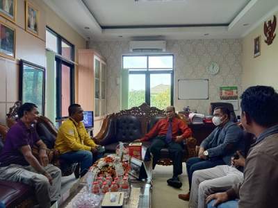 ketua PA tigaraksa bersama peserta sidang