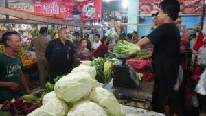 Zaki Sidak Kebutuhan Bahan Pokok Di Pasar Kelapa Dua