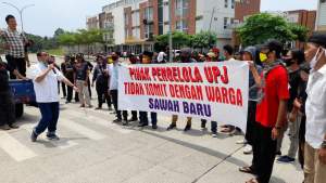 Bela Kepentingan Warga, Anggota DPRD Tangsel Bersama Warga Datangi UPJ