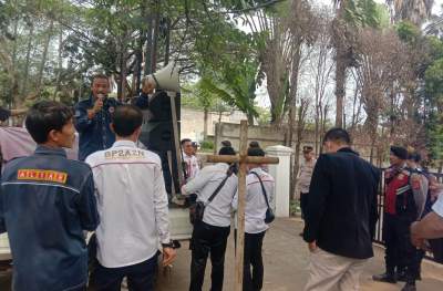 KPU Kabupaten Tangerang Didemo Warga