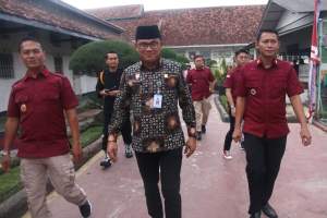 Lanjutkan Bintorwasdal, Kali Ini Kakanwil Kumham Banten Kunjungi WBP Lapas Pemuda Tangerang yang Menderita Skabies