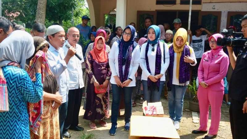 Ketua Bhayangkari Banten Berikan Bantuan Peralatan Sekolah kepada Korban Tsunami&nbsp;