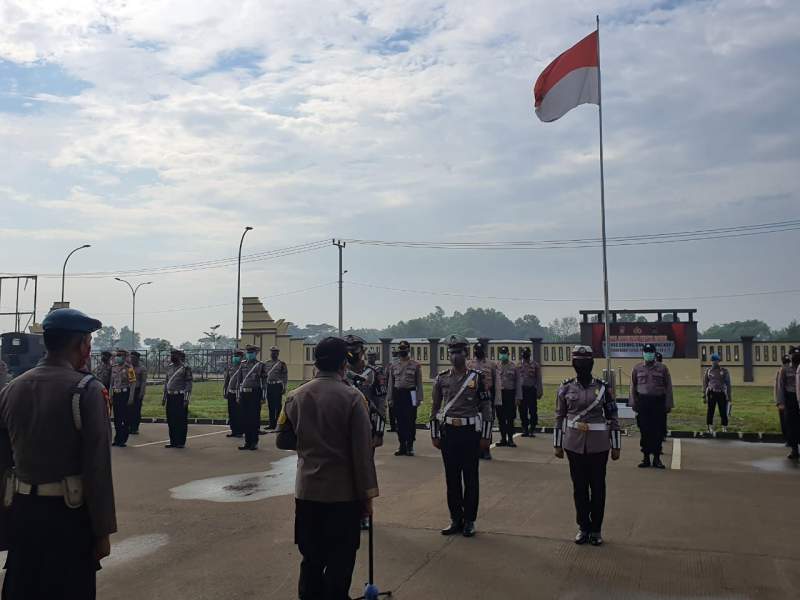 Kapolres Serang AKBP Mariyono saat mengingatkan kepada jajaran polres Serang di saat pelaksaan apel.