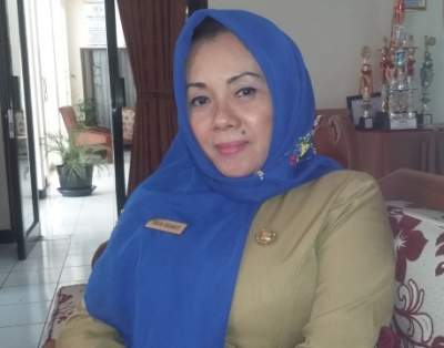 Kepala SMKN 3 Kota Tangerang Endah Resmiati