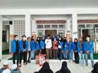 Menumbuhkan Minat Berwirausaha melalui Kreativitas dalam Pembuatan Produk-Produk Custom