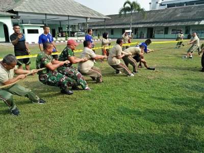 Meriahkan HUT RI ke - 74, Korem 064/MY Ramaikan Suasana Dengan Perlombaan