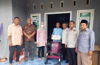 PWI Bersama Pemkab Tangerang Salurkan Kursi Roda