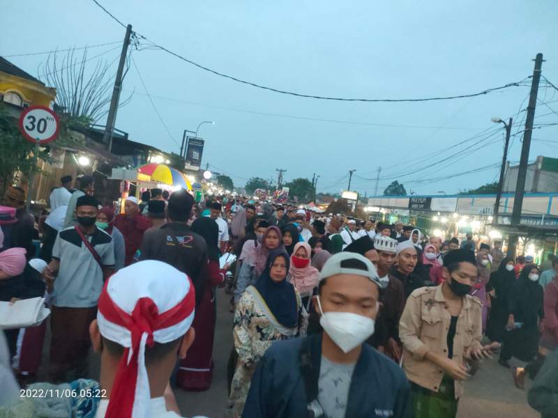 Alunan Dzikir Menggema di Haul Sech Abdul Qodir Aljaelani Cilongok