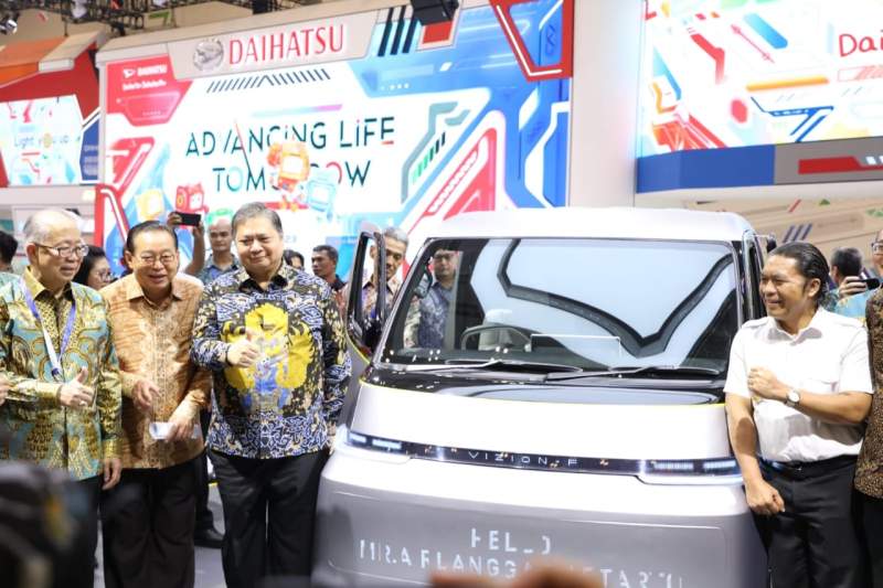 Zaki Hadiri Pembukaan Pameran Otomotif