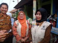 TP PKK Kota Serang Berikan Motivasi dan Bantuan Uang Kepada Penderita HIV