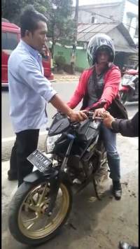 Diduga Mabuk, Bikers Cium Aspal&nbsp;