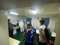 Sandar di Pelabuhan Indah Kiat Merak, Kapal Asal Hongkong Diperiksa Petugas