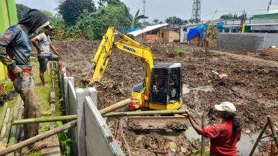 Proyek pengerjaan Tandon Kampung Bulak di Pondok Kacang Timur, Kecamatan Pondok Aren, Tangsel.
