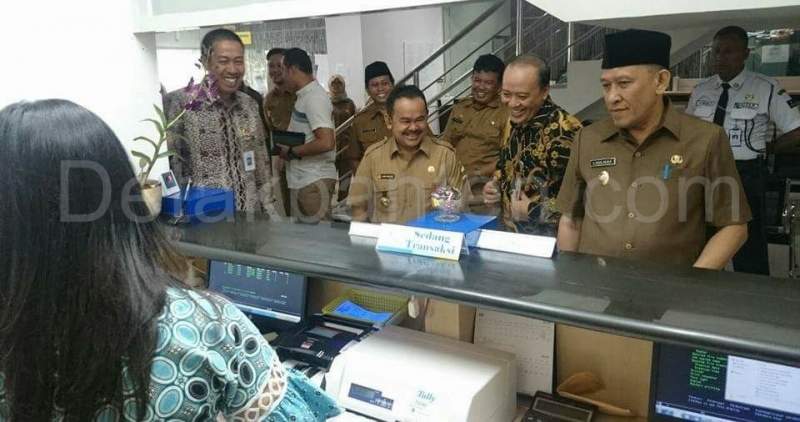 Walikota Serahkan DHKP ke Camat se-Kota Serang