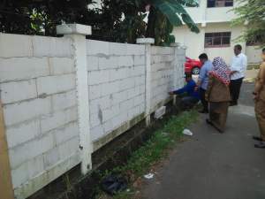 Pemagaran di SDN Pakulonan Barat I.