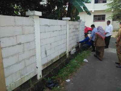 Pemagaran di SDN Pakulonan Barat I.