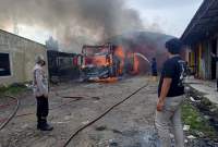 Bus Pariwisata Adhi Prima di Cisoka Hangus Terbakar