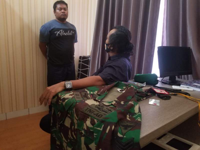 Tipu Warga, Tentara Gadungan Ditangkap