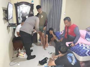 Antisipasi Peredaran Narkoba Personil Polsek Datuk Bandar Laksanakan Razia ke Tempat Penginapan dan Kos-kosan