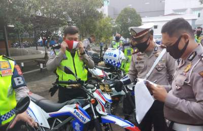 Demi Pelayanan Optimal, Perwira Lantas Periksa Kelayakkan Randis