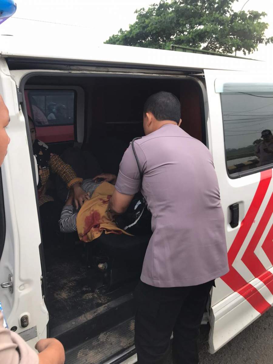 Kecelakaan Beruntun Libatkan Tiga Motor Di Jalan Raya Serang – Jakarta