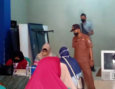 Warga Desa Karet Jalani Vaksinasi Covid-19
