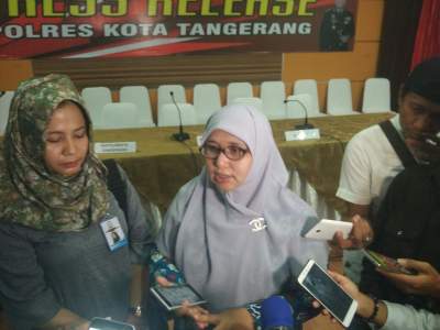  Komisioner KPAI Futu L Fina saat diwawancara.