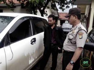 Sepatan- Mobil Calon DPD Tangerang, yang dibobol maling, Jum'at (17/1)DT
