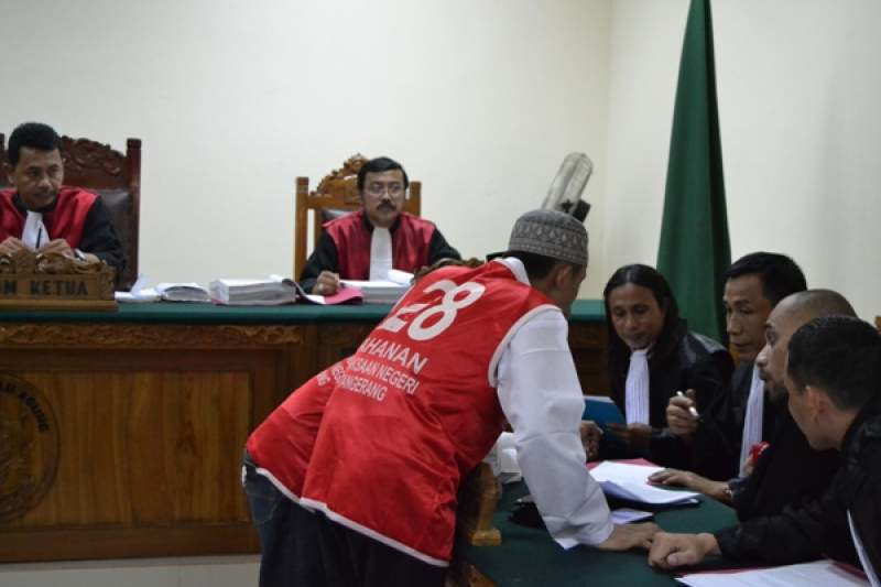 Sidang kasus pembunuhan Eno Parihah