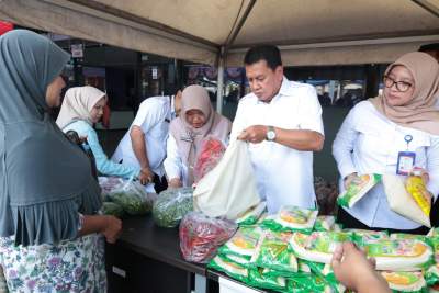 Tekan Inflasi, Bupati Tangerang Buka Warteksi Gemilang Jual Sembako di Bawah Harga Pasar