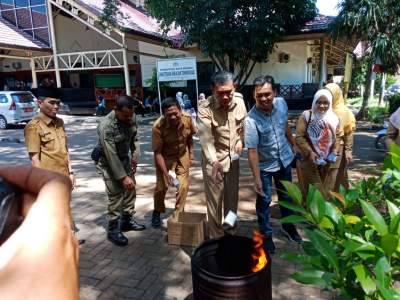 Ribuan E KTP di Musnahkan Disdukcapil Kota Serang
