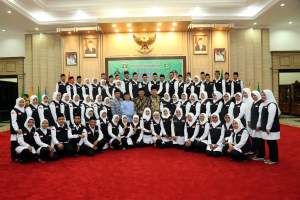 Wagub Andika Lepas Pemandu Haji, Titip Jamaah Haji Banten