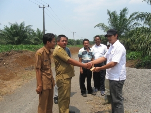 Kades Terima Bantuan Dana CSR Dari PTPN