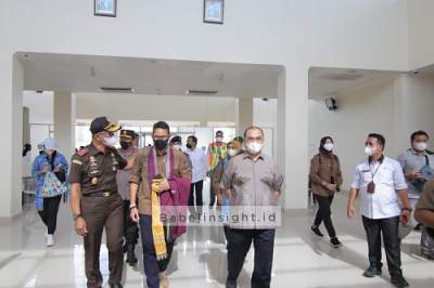 Gubernur Babel Sambut Kedatangan Sandiaga Uno di Bandara Depati Amir