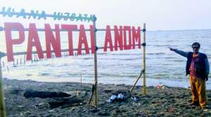 Wisata Pantai Anom Pakuhaji, Ramai Pengunjung di Liburan Idul Adha