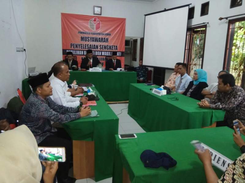 Panwas Lebak Minta KPU Lakukan Penghitungan Ulang Bacalon Bupati Dari Perorangan