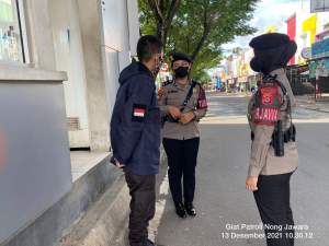 Polwan Ditsamapta Polda Banten Patroli Nong Jawara